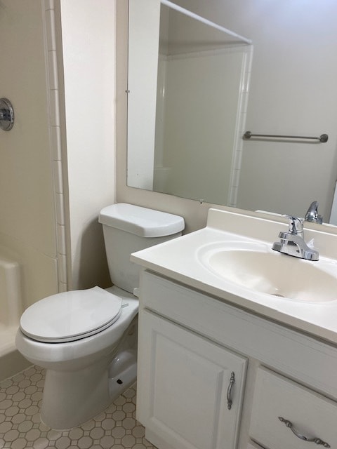 Master bathroom - 411 E Highline Cir
