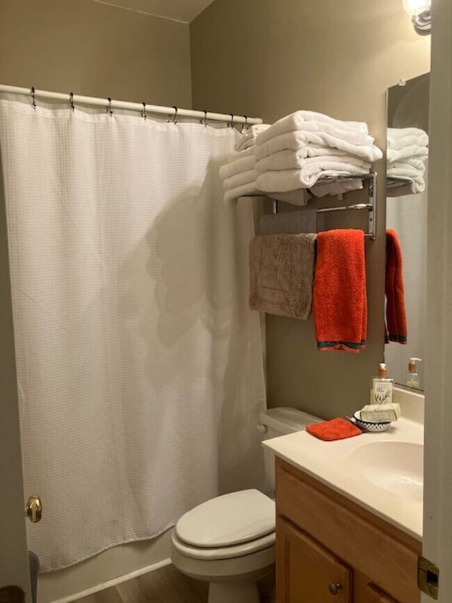 Building Photo - Fully Furnished: Stunning 3 - Bedroom 2.5 - Bath Townhome - Mt. Pleasant, SC