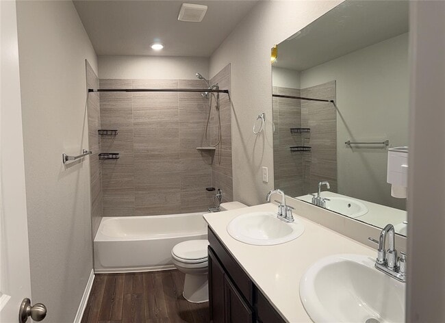 Building Photo - 104 Osier Pass