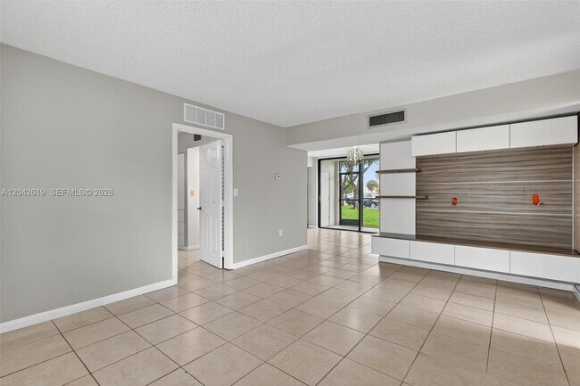Building Photo - 8065 SW 107th Ave