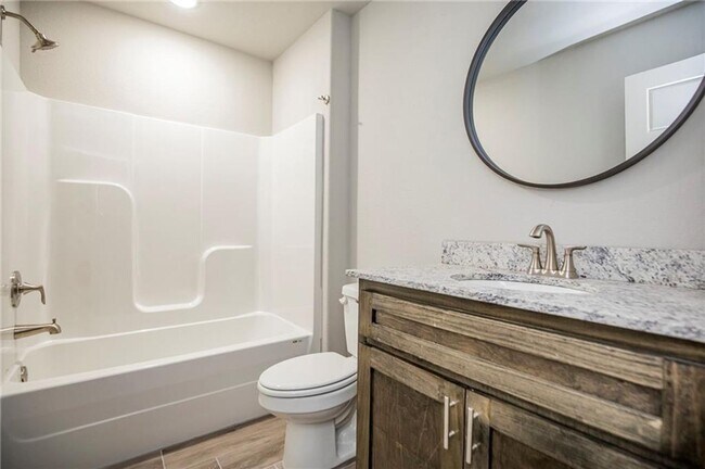 Building Photo - ***1903-B Azlin Place***