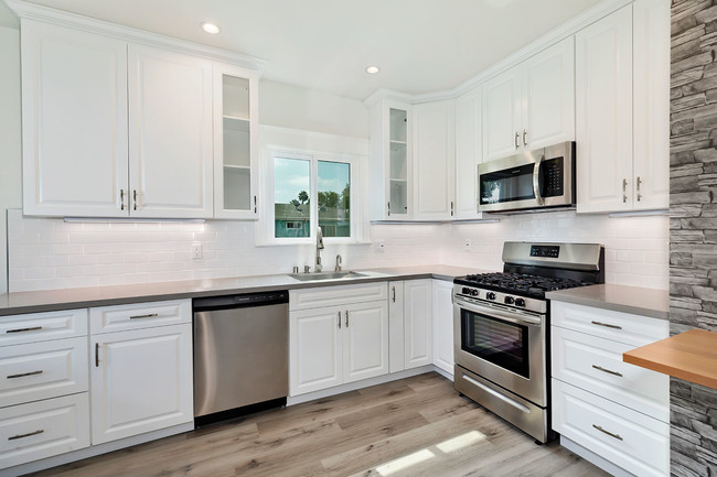 Kitchen - 5841 Ernest Ave