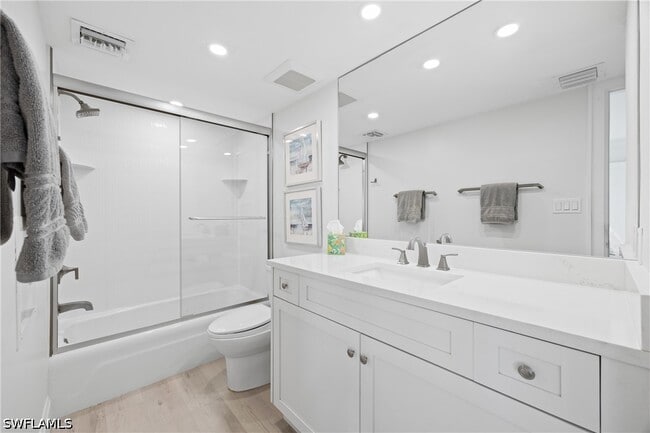 Building Photo - 3443 Gulf Shore Blvd N