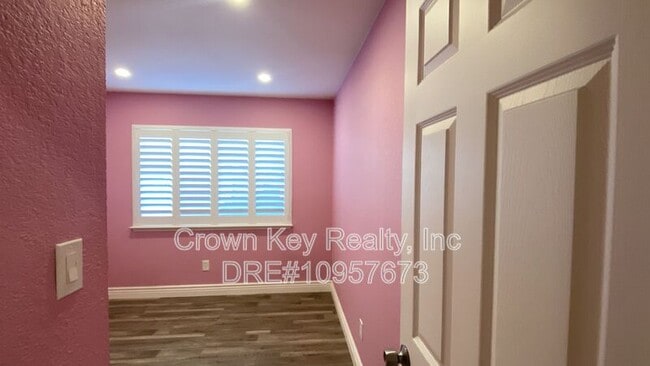 Building Photo - 1550 Griffith Pl