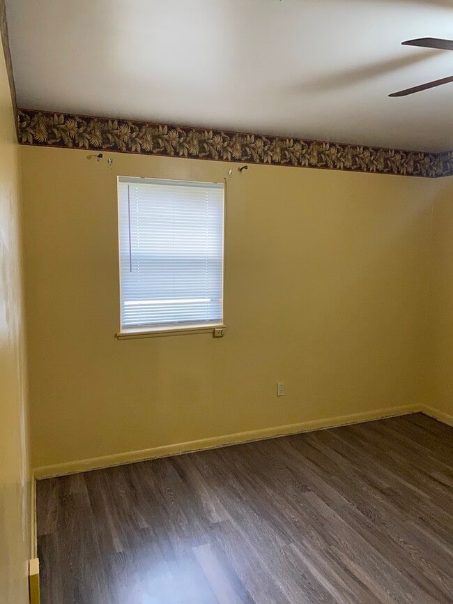 Building Photo - 2410 Martha Cir