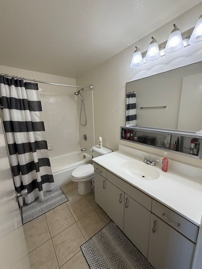 Building Photo - Pae Ko Gardens 2 Bedroom 1 Bath 2 assigned...