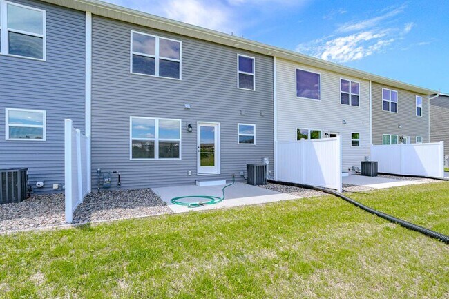 Building Photo - 3506 Green Pastures Ln