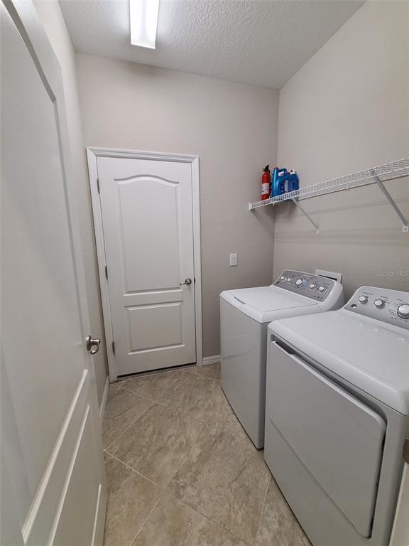 Building Photo - 19353 Nearpoint Dr