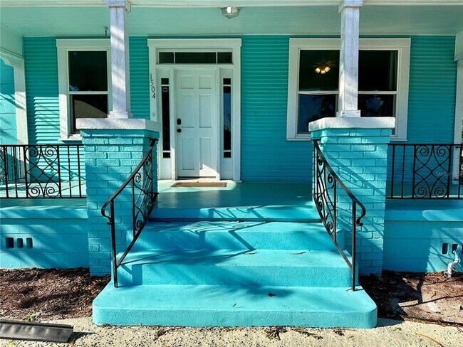 Building Photo - 1504 E 33rd Ave