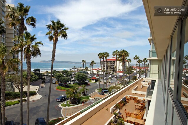 Building Photo - 1710 Avenida del Mundo