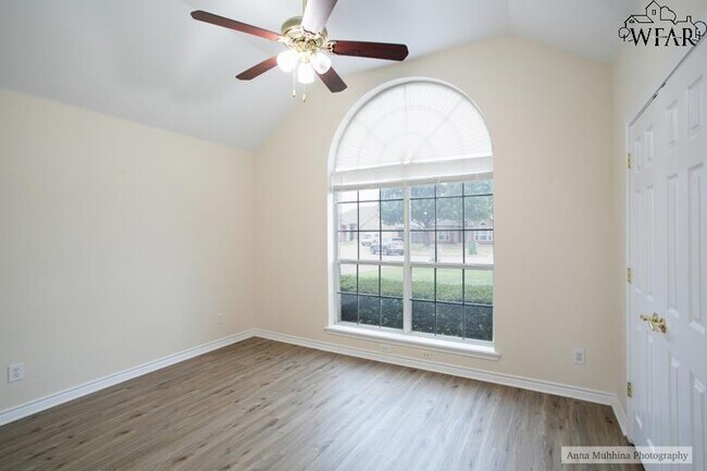 Building Photo - 8 St Andrews Ct