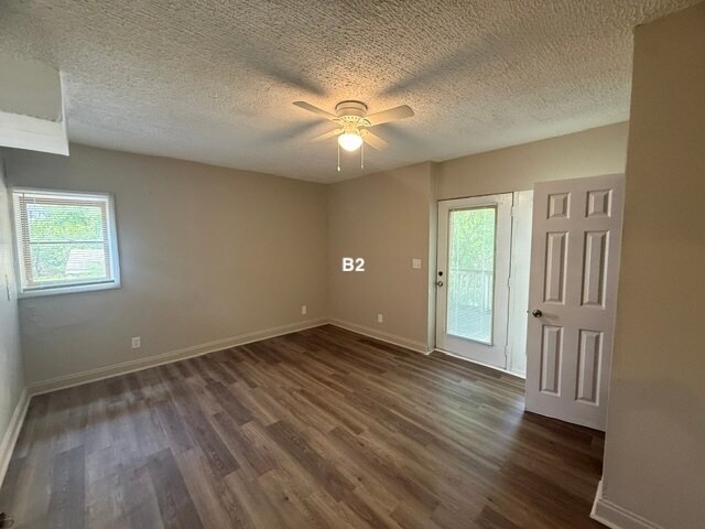 Building Photo - 822 Holt Ave