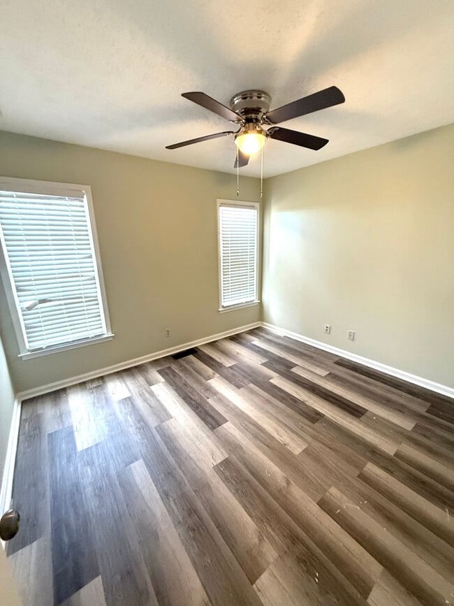 Building Photo - **3 Bed 2.5 Bath located off Vaughn Road ** Call 334-366-9198 to schedule a self tour