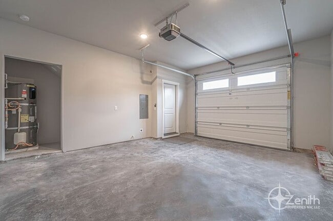 Building Photo - 4904 NE 2nd Ct