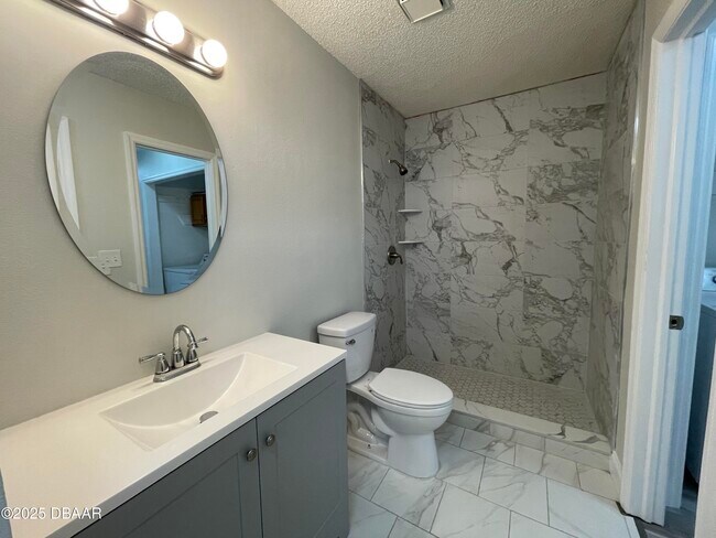 Building Photo - 1600 Big Tree Rd