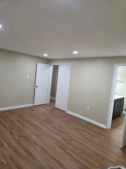 Building Photo - 4239 Glenn Dale Rd