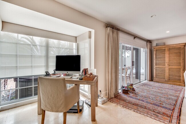 Building Photo - 2312 Las Casitas Dr