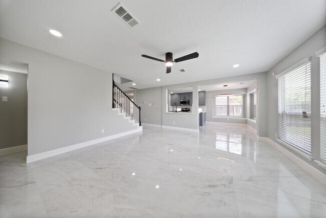 Building Photo - 8311 Sierra Hill Ct