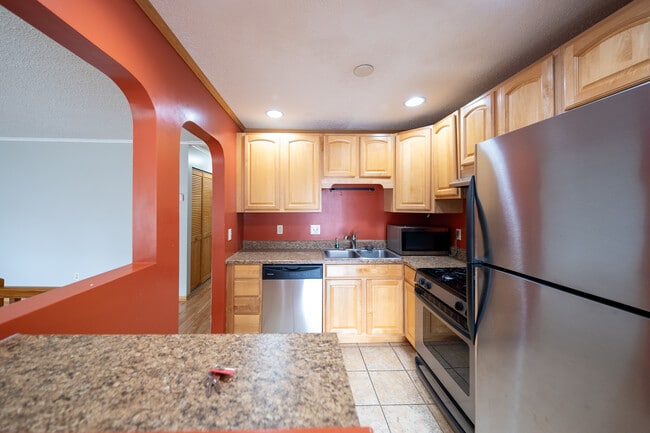 Building Photo - 2708 Terraceview Ct