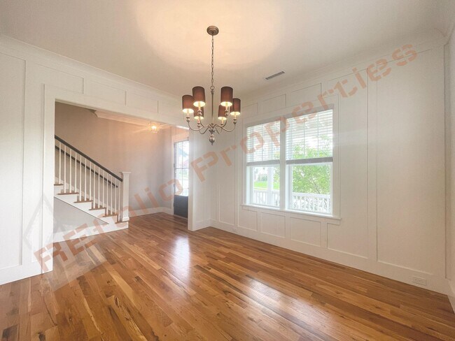 Building Photo - 413 Ancient Oaks Dr
