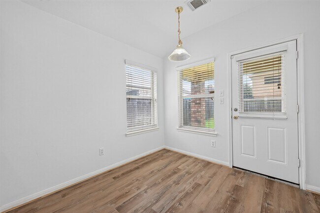 Building Photo - 7218 Fox Hall Ln