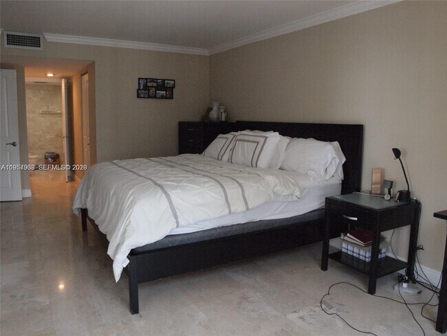 Building Photo - 1901 Brickell Ave