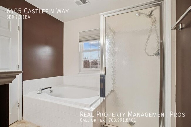 Building Photo - 6405 Castlefin Way