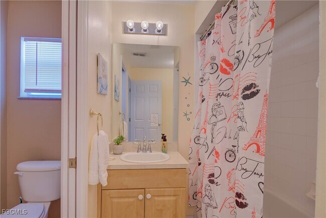 Building Photo - 1904 NE 19th Ave