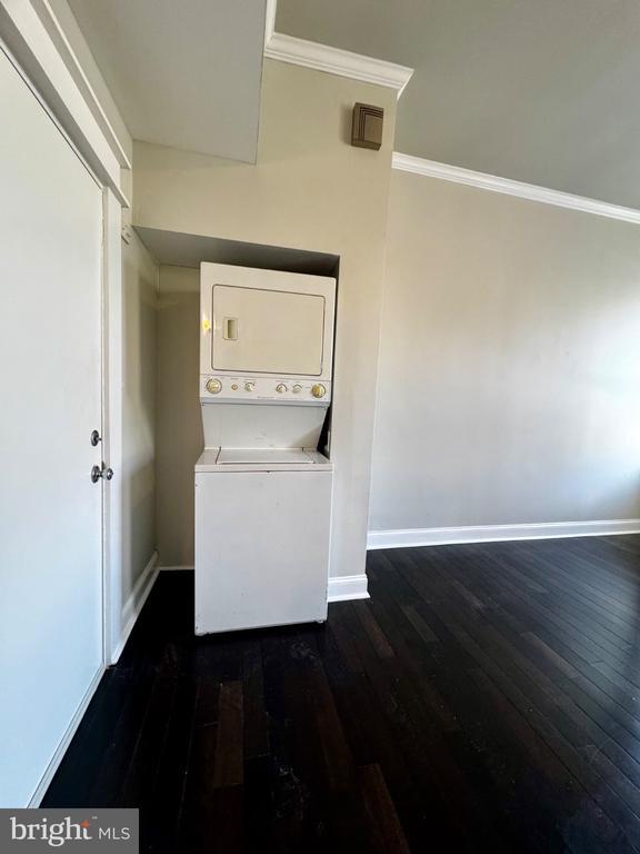 Building Photo - 139 E North Ave