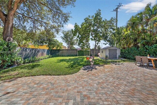 Building Photo - 252 SW 23rd St