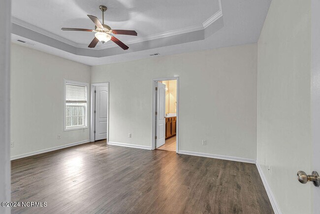 Building Photo - 402 Derrick Dr