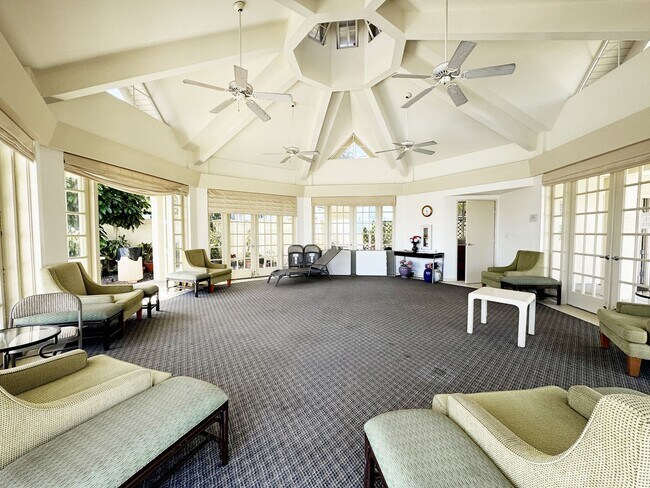 Building Photo - 1340C Moanalualani Place, #4C