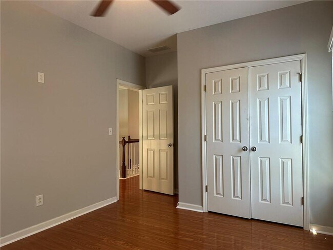 Building Photo - 669 Maple Grove Way