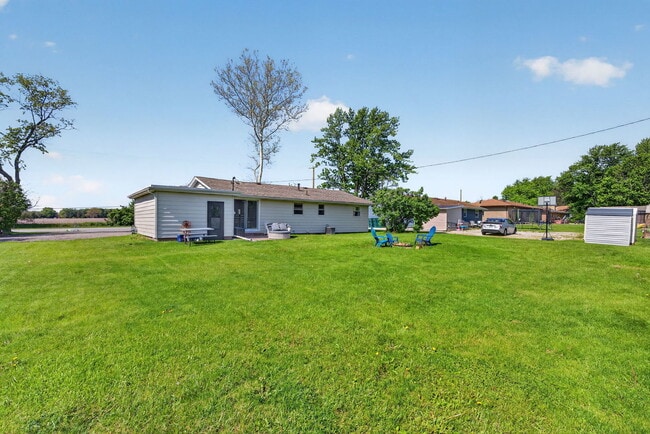 Building Photo - 2091 IL-102