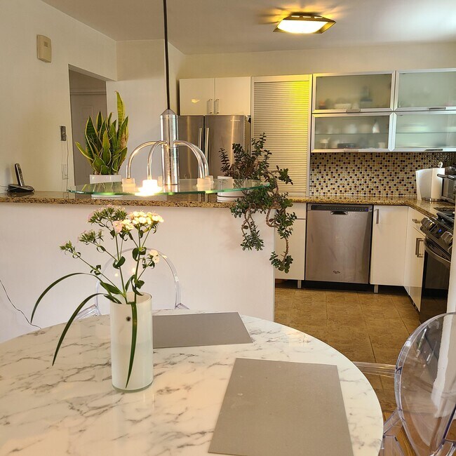 Building Photo - 2-58 Virginia Dr