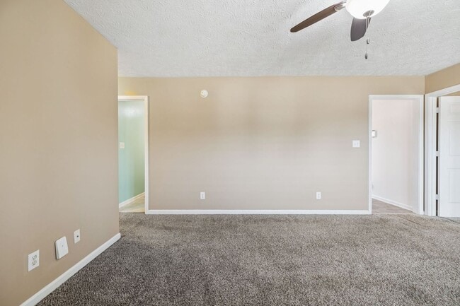 Building Photo - 1073 Bobcat Dr