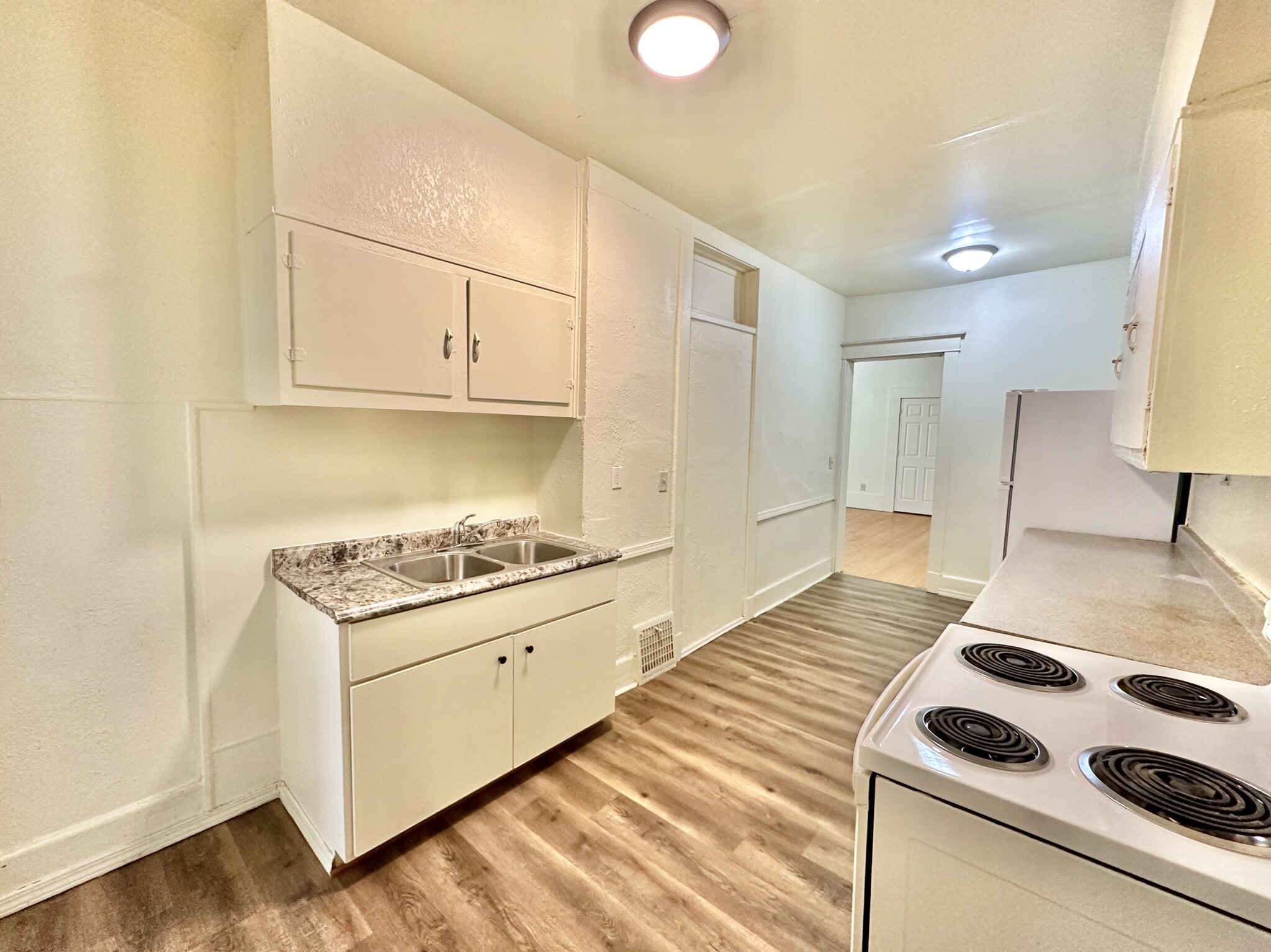 Building Photo - 255 S Jackson St