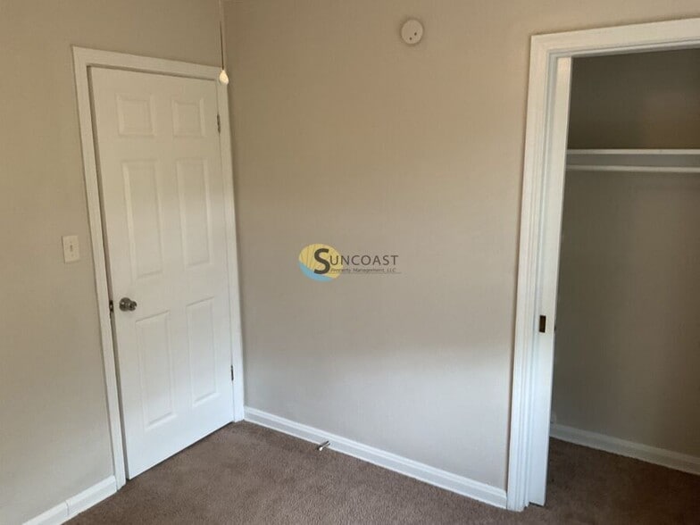 Building Photo - 3721 Colebrooke Dr