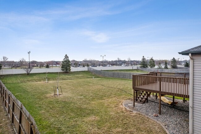 Building Photo - Spacious & Stylish 4-Bedroom Home in West ...