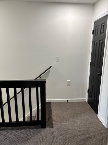 Upstairs Closet - 176 Savage Ln