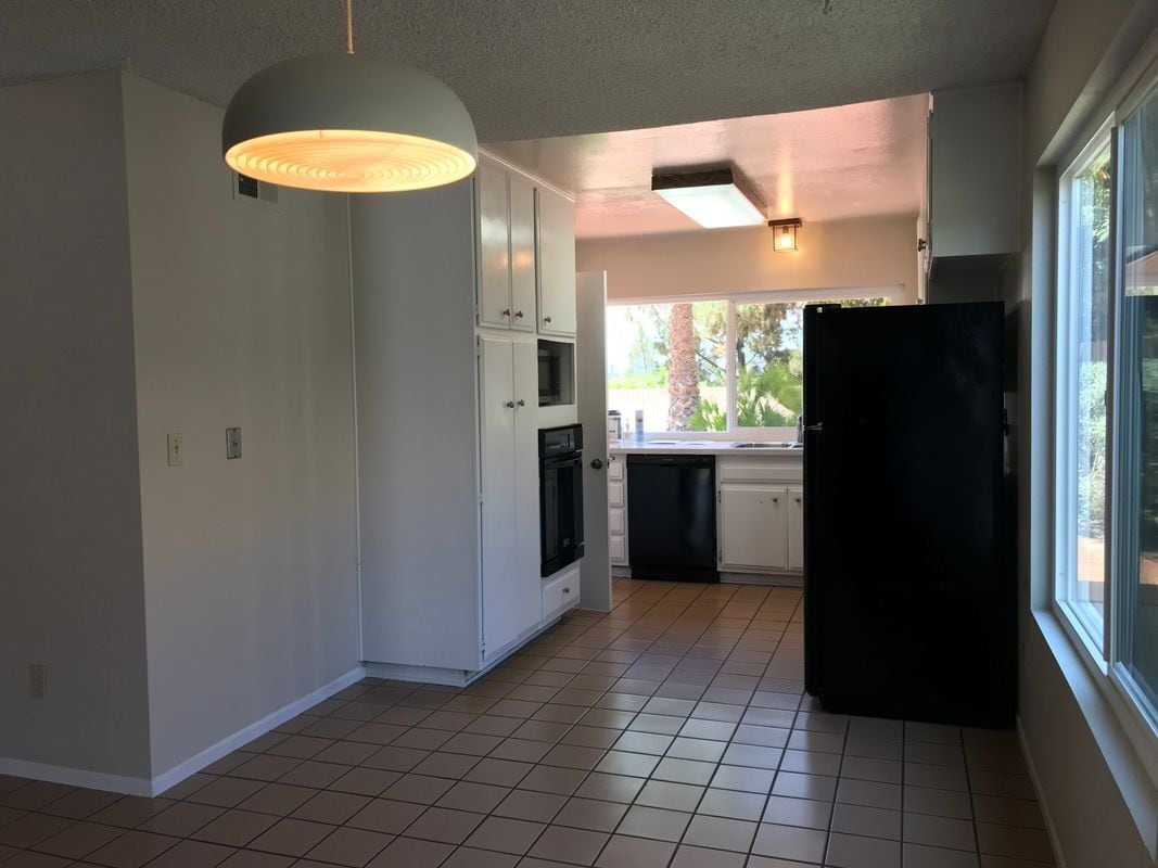 Building Photo - 4592 Benhurst Ave