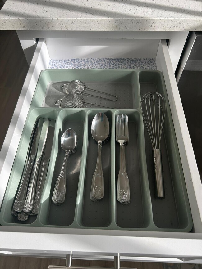 Building Photo - 1140 Staghorn St