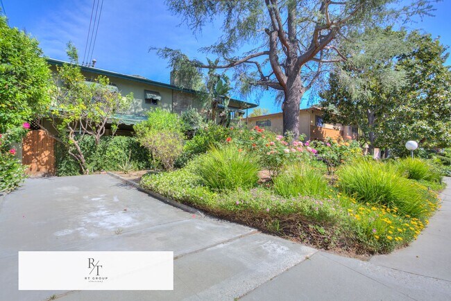 Building Photo - Fully Upgraded Spacious 3-Bedroom Unit in Prime Arcadia Location