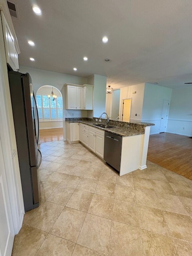 Building Photo - Lovely Updated Home in Grand Oaks