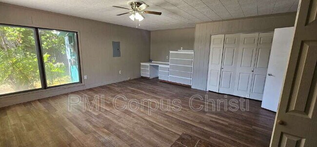 Building Photo - 1022 Delta Dr