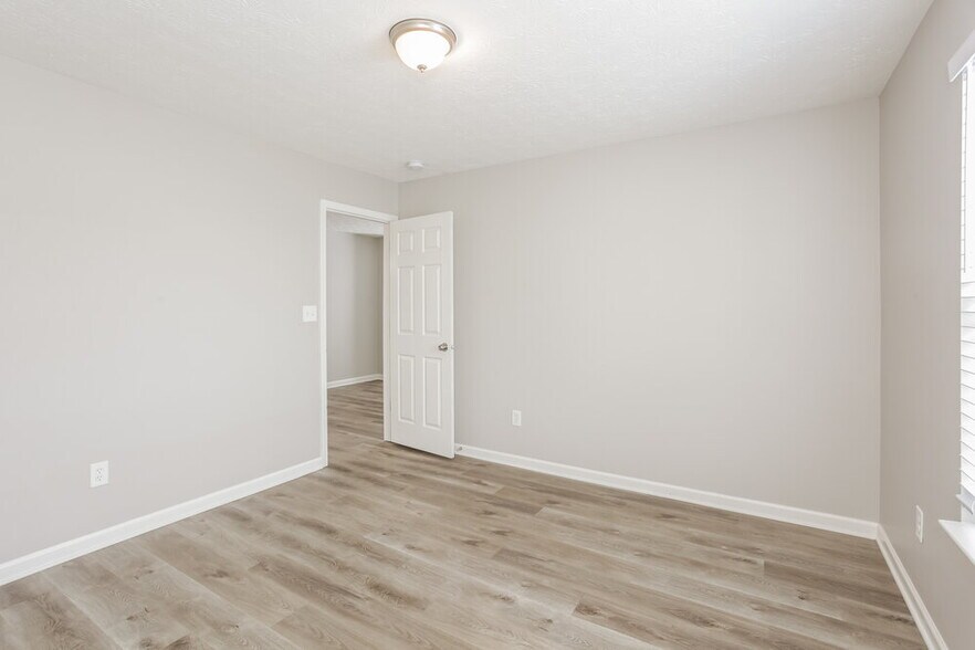 Building Photo - 8850 Benjamin Ln