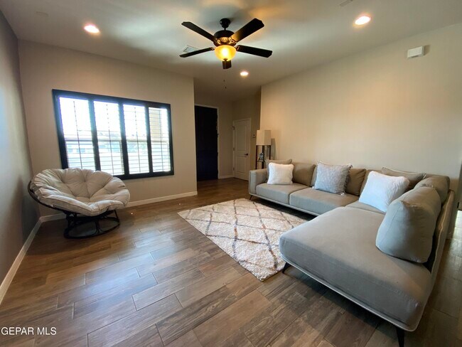 Building Photo - 7013 Long Meadow Dr
