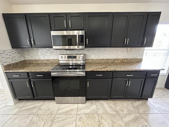 Building Photo - 3257 Helmel Ct