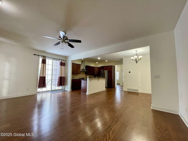 Building Photo - 19 Eagles Ln