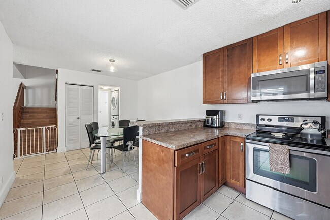 Building Photo - 2498 NW 99th Ave